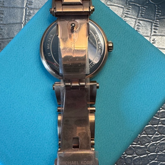 Rose Gold with Rose Gold band Delray MICHAEL KORS watch - Picture 6 of 7